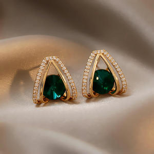 Pendientes de tuerca de moissanita con corte triangular, plata 925, chapados en plata, certificados GRA, engaste de garra, geométricos, minimalistas, para mujer, uso diario - Product Image 2