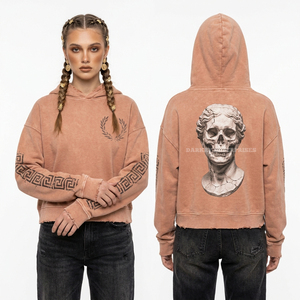 Sudadera con capucha corta para niñas, 350GSM, rosa melocotón, con dobladillo de encaje, borde desgastado, gráfico de calavera con ojo de botón, bordado con aguja, de forro polar - Product Image 3