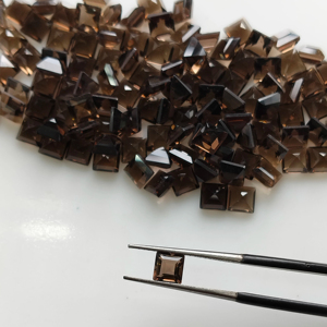 ควอตซ์สโมคกี้ธรรมชาติ 5 มม. ทรงสี่เหลี่ยมเจียระไนแบบสเต็ปคัท คุณภาพดีที่สุด พลอยเม็ดเดี่ยวสำหรับทำเครื่องประดับและสร้อยคอ - Product Image 1