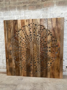 Panneau mural décoratif carré en bois massif naturel sculpté à la main avec motifs floraux pour salon, idéal pour la tête de lit ou le dos des canapés. - Product Image 5