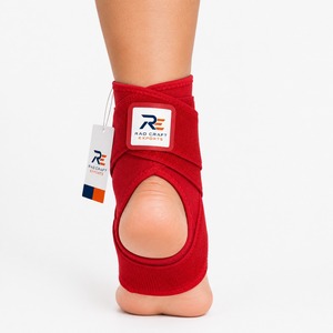 Cómodas vendas para el tobillo con compresión ajustable y diseño ligero para rendimiento y soporte diarios - Product Image 2