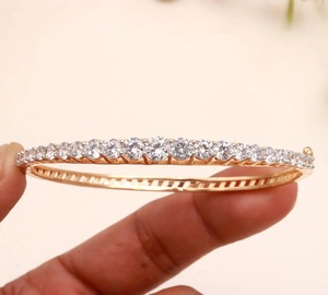 กำไลข้อมือเจ้าสาวอินเดีย RAY FINE ORNATES รูปทรงกลม ชุบทองคำสีกุหลาบ ประดับอัญมณี สไตล์วินเทจสำหรับงานแต่งงานอินเดีย จากราชสถาน - Product Image 2