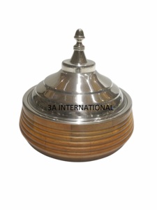 Casserole ronde en bois avec couvercle en acier inoxydable, design moderne, finition polie, couvercle isolant durable inclus - Product Image 6