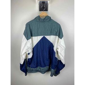 Chaqueta Deportiva Impermeable Personalizada para Correr, con Cierre, Estampado y Ribete Reflectante, para Hombre, Negra, de Poliéster/Spandex Arrugado - Product Image 2