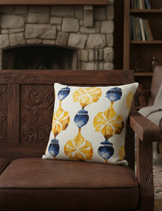 Funda de cojín cuadrada con motivos florales y de macetas abstractas en acuarela en color crema, azul y amarillo, diseño exclusivo 18X18 - Product Image 3
