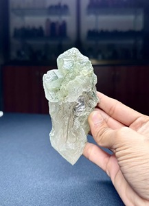 Exquisito Cristal de Cuarzo del Himalaya de 6 Pulgadas Hecho a Mano con Inclusiones de Clorita, Raro Cristal Samadhi para Coleccionistas - Product Image 4