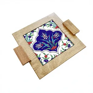 Bandeja Decorativa de Madera Cuadrada con Diseño Floral y Asas, Diseño Tradicional para Decoración de Mesa - Product Image 3