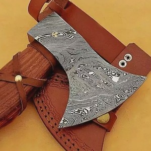 Hacha de Acero de Damasco Hecha a Mano de Alta Calidad con Mango de Madera de Palisandro y Funda de Cuero para Entusiastas del Aire Libre y Coleccionistas - Product Image 5