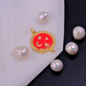 Colgante de serpiente redonda de esmalte rojo con piedra CZ chapado en oro serpiente celestial encanto joyería para regalo - Product Image 4