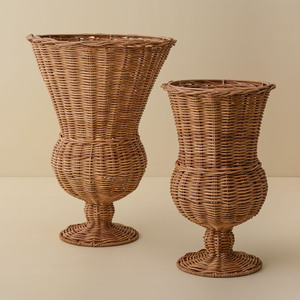 Ensemble de jardinières en rotin naturel, pots à fleurs en osier tressé, vases décoratifs sur piédestal pour la décoration intérieure du salon. - Product Image 1
