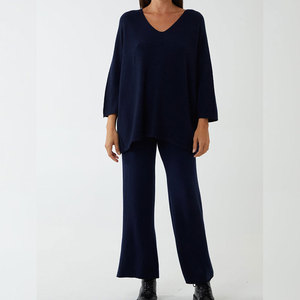 Conjunto de Salón Acogedor y Confortable Diseñado para la Relajación con Tela Transpirable y Textura Suave - Product Image 1