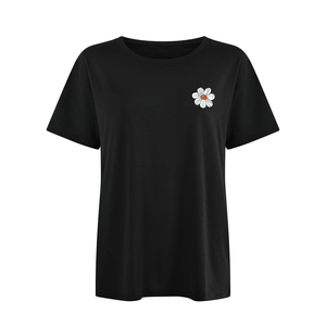 Camiseta de Manga Corta para Mujer, Color Negro, Corte Ajustado, Cuello Redondo, Camiseta de Mujer con Diseño Estampado Personalizado - Product Image 1