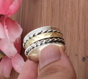 Bague tournante large texturée artisanale classique en argent sterling 925 en métal mixte faite à la main pour hommes et femmes en gros - Product Image 3