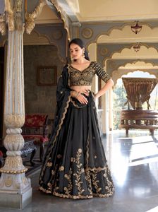 Lehenga en soie Rangoli de créateur avec broderie Zari et sequins, comprenant une blouse brodée en soie Rangoli et un dupatta brodé ajouré. - Product Image 1