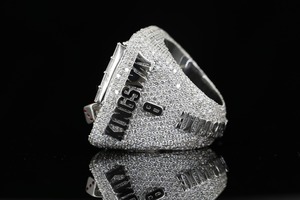 Anillo de Diamantes Multicorte OBN Personalizado, Anillo Hip Hop con Incrustaciones de Diamantes, Anillo de Lujo en Oro Blanco de 14K para Hombre y Mujer - Product Image 3