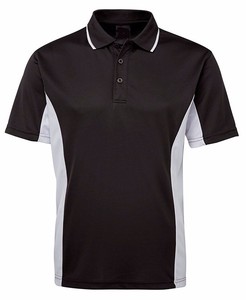 Camiseta de Hombre Negra y Blanca de Manga Corta, Corte Regular, Transpirable, con Logotipo Bordado en la Parte Delantera, Tejido Jersey, Secado Rápido, 100% Tejido de Punto - Product Image 3