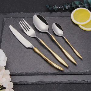 Mango chapado en oro de diseño de acero inoxidable de grado alimenticio Juego de cubiertos y cuchillos personalizados chapados en plata de acero inoxidable y cuchara tenedor - Product Image 1