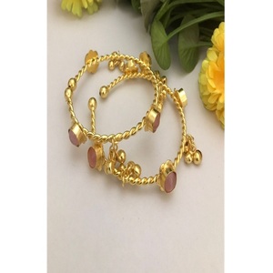 Bracelets ouvrables en laiton plaqué or de qualité supérieure, sertis de zirconiums cubiques, style cachemire, pour femmes et jeunes filles, idéaux pour les mariages. - Product Image 1