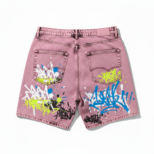 Shorts amples rose délavé pour homme, style streetwear, avec taille élastique et logo frontal. 100% coton, design respirant - Product Image 4