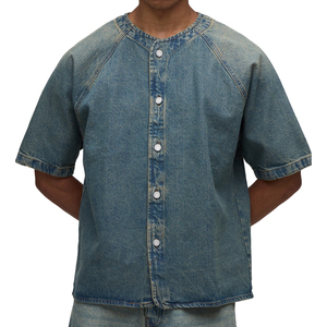 Chemise boutonnée sur mesure en denim délavé 100 % coton pour homme, style vintage, manches courtes, streetwear décontracté, fabricant OEM ODM - Product Image 1