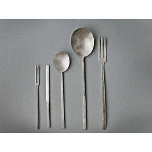 Ensemble de couverts vintage en métal avec poignées ornées, cuillère, couteau, fourchette, finition mate, résistant à la rouille, vaisselle de mariage - Product Image 3