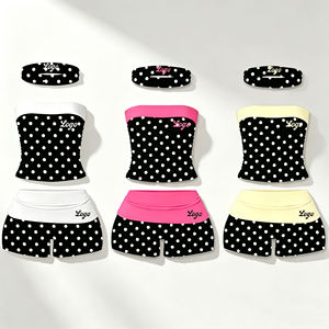 Ensemble décontracté streetwear 3 pièces à pois pour femme avec logo personnalisé : haut bustier, short cycliste taille haute et bandeau - Product Image 1