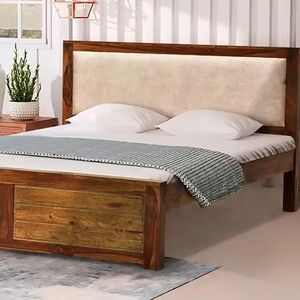 Lit king-size en bois de qualité supérieure, cadre et pieds sculptés à la main, luxe, fabrication artisanale, bois massif, chambre à coucher. - Product Image 1