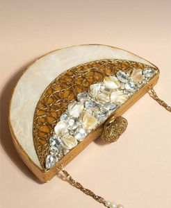 Bolso de Mano Nupcial Indio Boho de Lujo Hecho a Mano, Escultura Artística Étnica Coleccionable y Artística Pintada a Mano en Resina al por Mayor - Product Image 3