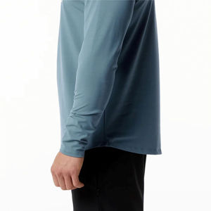 T-shirt à manches longues en polyester 100% pour homme, coupe ample, uni, avec logo personnalisé, séchage rapide, écologique, style streetwear - Product Image 6