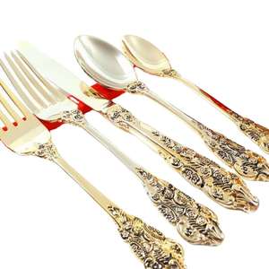 Juego de cubiertos metálicos de diseño para una mesa de comedor de alta gama, adecuado para el hogar y la industria hotelera. - Product Image 1