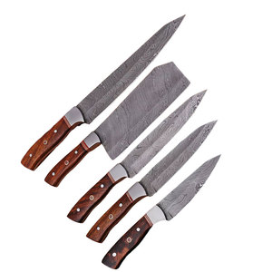 Juego de Cuchillos de Chef Damasco Hechos a Mano de Alta Calidad con Hojas de 67 Capas, Mangos de Madera Duraderos, para Diestros, Sostenibles, en Grandes Cantidades - Product Image 1