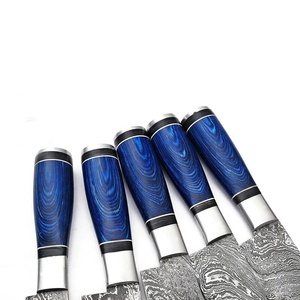 Juego de Cuchillos de Chef Profesionales de Acero de Damasco Hechos a Mano por Ahmad Fabric, 5 Piezas, Mango de Resina, Funda de Cuero, Diseño Moderno, Personalizable - Product Image 3