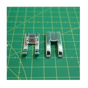 Pied à boutonnière ouvert pour machine à coudre domestique CY-718 - Product Image 1