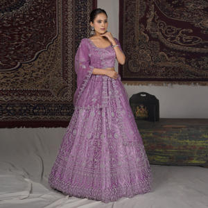 ชุดเลเฮนกาโชลีแบบดั้งเดิมระดับพรีเมียม ปักลายด้วยด้ายทั่วทั้งชุด กระโปรงทรงบานเป็นชั้นๆ เสื้อหรูหรา ผ้าคลุมไหล่บางเบา เหมาะสำหรับงานพรอมและงานแต่งงาน - Product Image 1