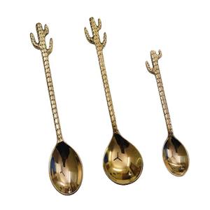 Juego de cucharas de té con diseño de hoja y mango delgado con acabado dorado, perfecto para servir a los invitados, regalar y uso diario, venta al por mayor desde India. - Product Image 3