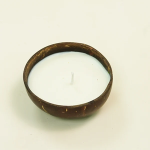 Bougie parfumée artisanale en coquille de noix de coco, écologique et naturelle, décoration d'intérieur, cadeau pour mariage, vacances et ambiance tropicale chaleureuse - Product Image 2