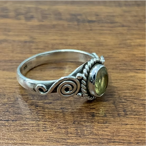 Vintage Style Citrine <b>Ring</b> (3.1 Grams) <b>Crafted</b> Silver 925 for Daily Wear & Occasional Gift Jewelry for Unisex - Product Image 2