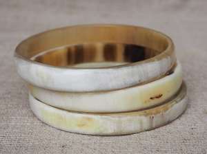 Ensemble de bracelets en corne de buffle polie avec bracelets en corne foncée sertis de diamants pour mariage, provenant d'Inde, par Perfect Enterprises - Product Image 5