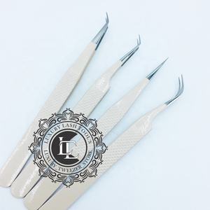 Pince à cils en acier inoxydable de qualité supérieure revêtement en poudre nue pince à épiler à pointe d'argent testée à la main marque privée - Product Image 1