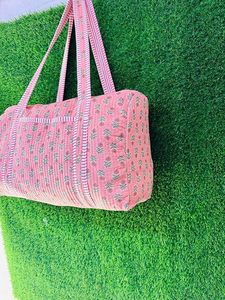 Bolsa de lona acolchada de algodón con estampado floral rosa hecha a mano, bolsa de viaje con estampado de bloques, bolsa de fin de semana, gimnasio, yoga con asa ajustable para mujer - Product Image 2