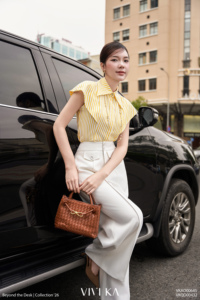 เสื้อเชิ้ตแขนสั้นลายทางสีเหลืองสำหรับผู้หญิง เสื้อเชิ้ตคอปกติดกระดุม ดีไซน์หรูหราสำหรับฤดูใบไม้ผลิและฤดูร้อน MADGE - Product Image 4