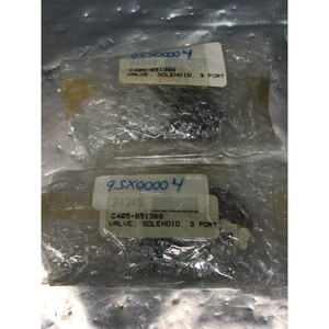 2 Vannes solénoïdes 9SX00004 à 3 ports - Équipements et pièces semi-conducteurs d'occasion fiables à l'échelle mondiale chez - Product Image 1