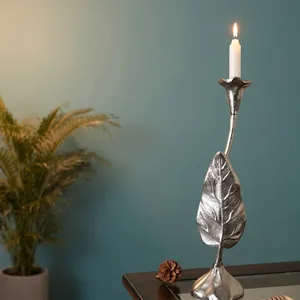 Grand Porte-Bougie Feuille d'Argent Jules – Élégant Support en Aluminium pour Bougies, Décoration Botanique Inspirée de la Nature pour un Toucher de Luxe - Product Image 6