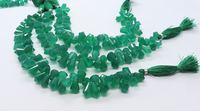 Perles de pierres précieuses en onyx vert naturel facetté, forme souple, perles d'onyx vertes en forme de briolette, perles d'onyx en forme de cône pour la vente en gros de bijoux