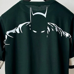 เสื้อยืดแขนสั้นทรงหลวมผ้าคอตตอนย้อมสีพิมพ์ลายอนิเมะสำหรับผู้ชายรุ่นใหม่ล่าสุด ดีไซน์ทันสมัย แบรนด์สั่งทำพิเศษ - Product Image 2