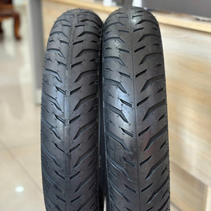 Pneu de scooter KUMA K279, caoutchouc de haute qualité, motif sportif, conduite stable, contrôle fluide, durée de vie longue - Product Image 1