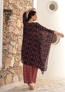 Ensemble Fusion Jupe Drapée et Kaftan Brodé Noir Style Bohème et Gypsy - Product Image 2