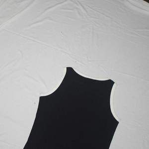 Débardeur en coton épais de haute qualité, col rond, manches courtes, durable, toucher doux, coupe ajustée, première classe, export Vietnam personnalisé - Product Image 4