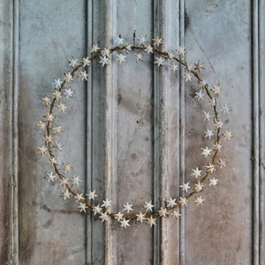 Guirnalda de Estrellas Mágicas con un Marco Circular Delgado Detallado con Mini Estrellas Plateadas Antiguas y Luces Cálidas Entrelazadas para Decoración - Product Image 2