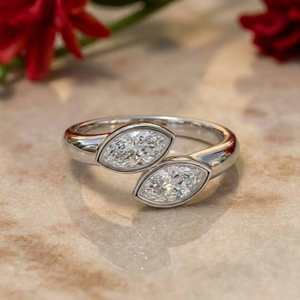 Anillo Toi Moi de Plata 925 Original con Moissanita Corte Marquesa de East West para Mujer, Regalo Fino para Propuesta de Matrimonio para Novia - Product Image 1